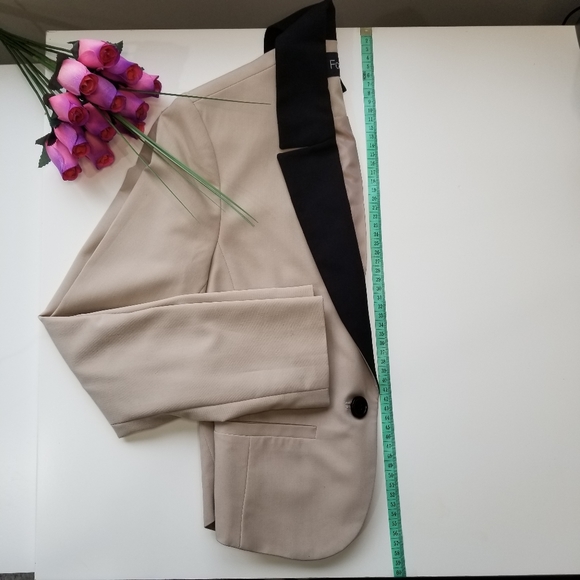 Forever21 blazer cream/tan color Small - Picture 5 of 5